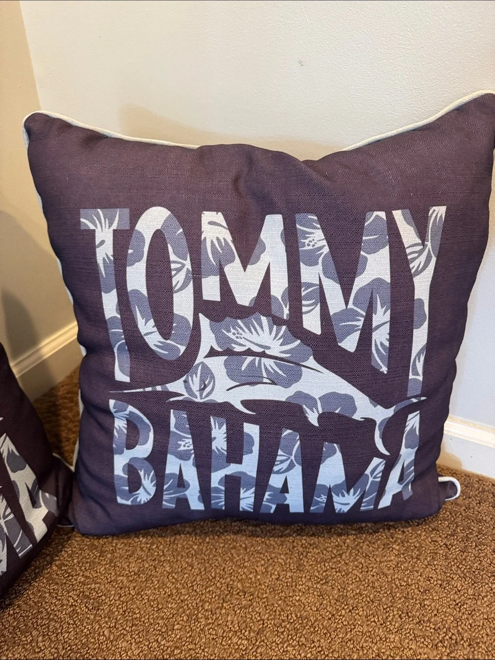 TOMMY BAHAMA OUTDOORS PILLOWS